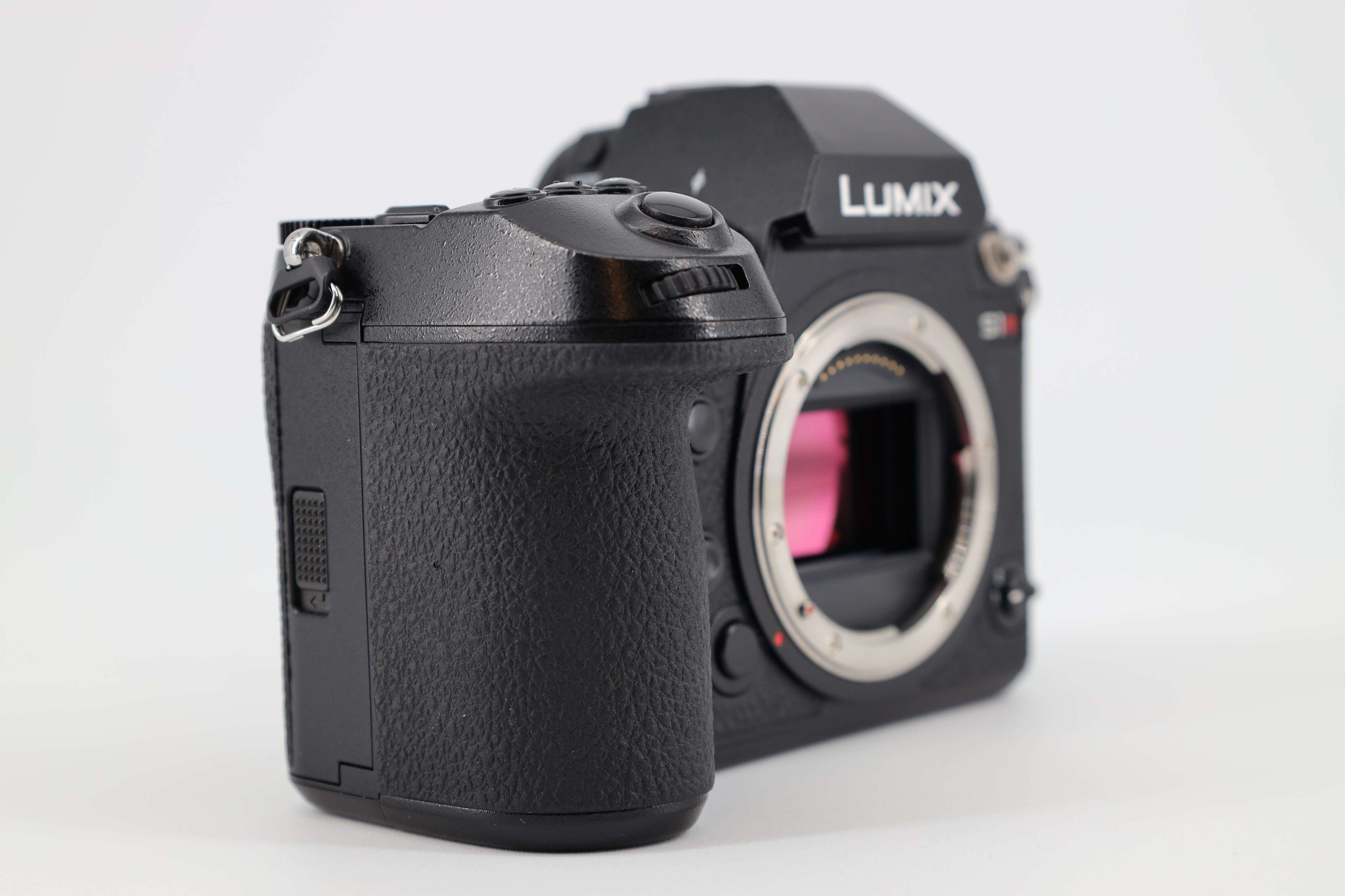 Panasonic Lumix DC-S1R