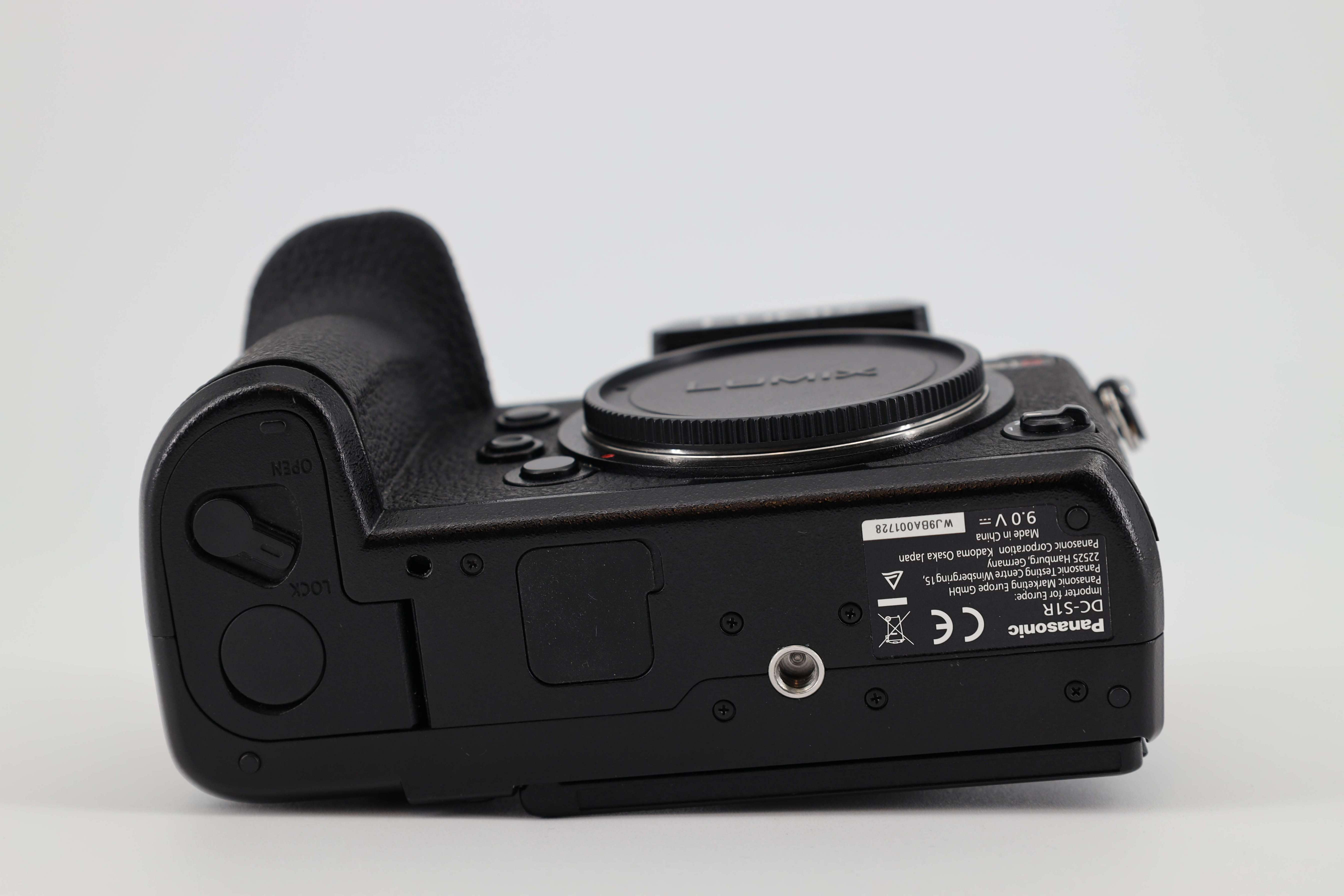 Panasonic Lumix DC-S1R